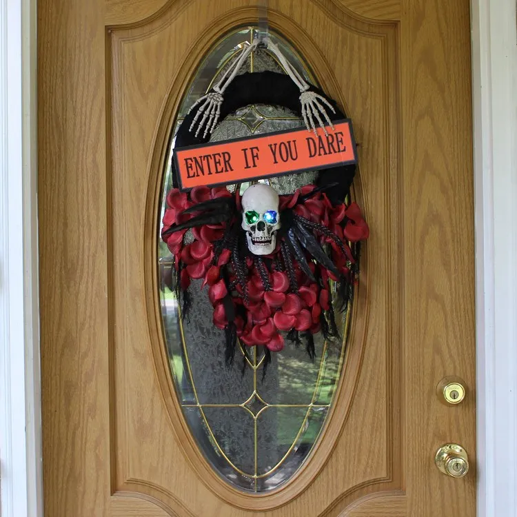 25.5" Wreath with Light-Up Skull