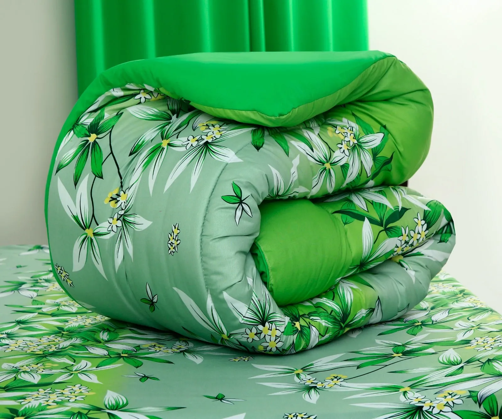 8 PCs Winter Comforter Set-15011-Green Gold