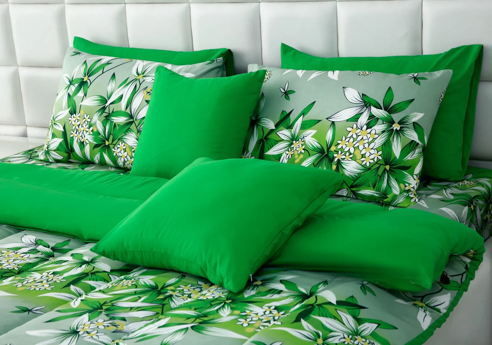 8 PCs Winter Comforter Set-15011-Green Gold