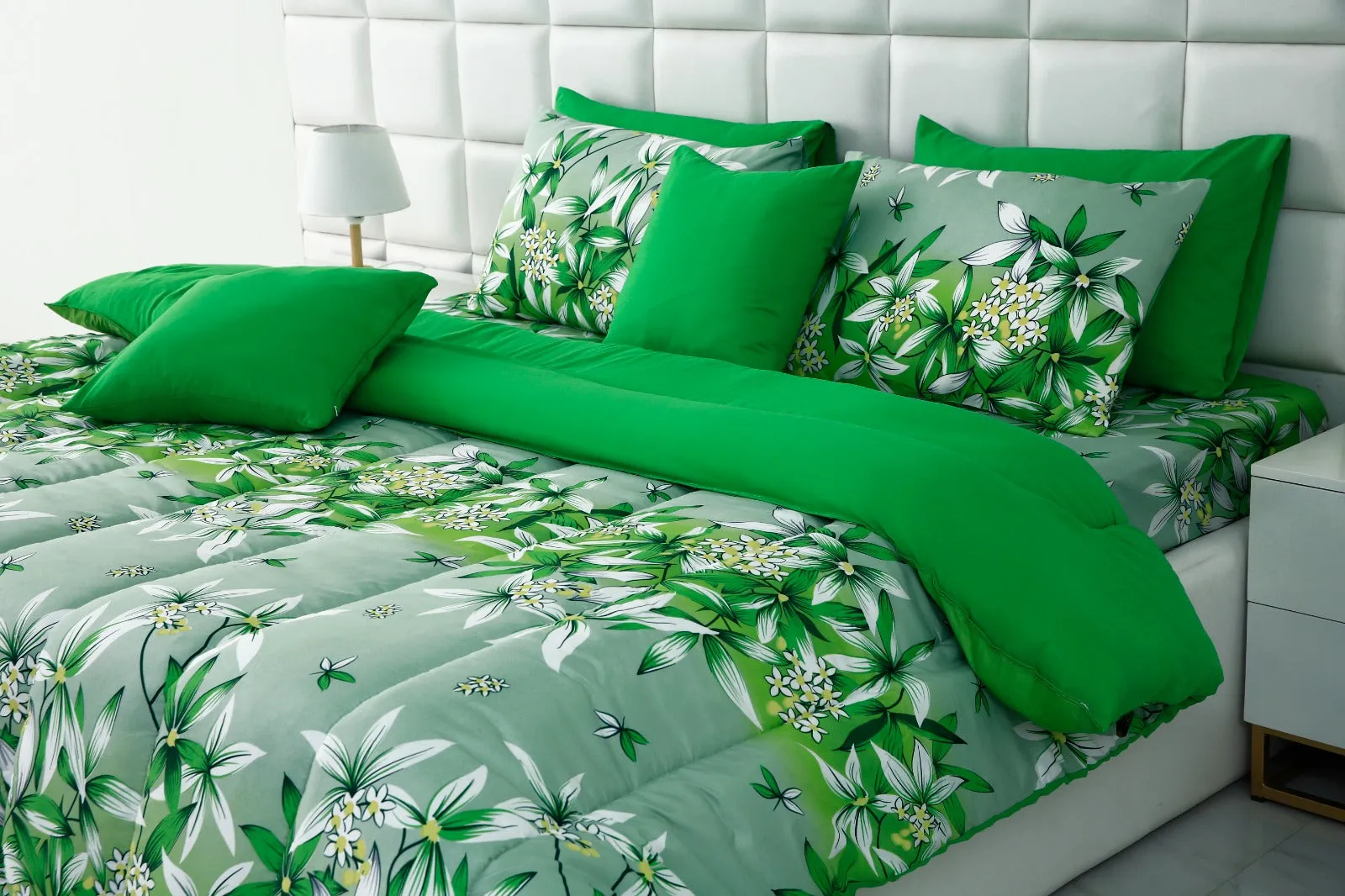 8 PCs Winter Comforter Set-15011-Green Gold