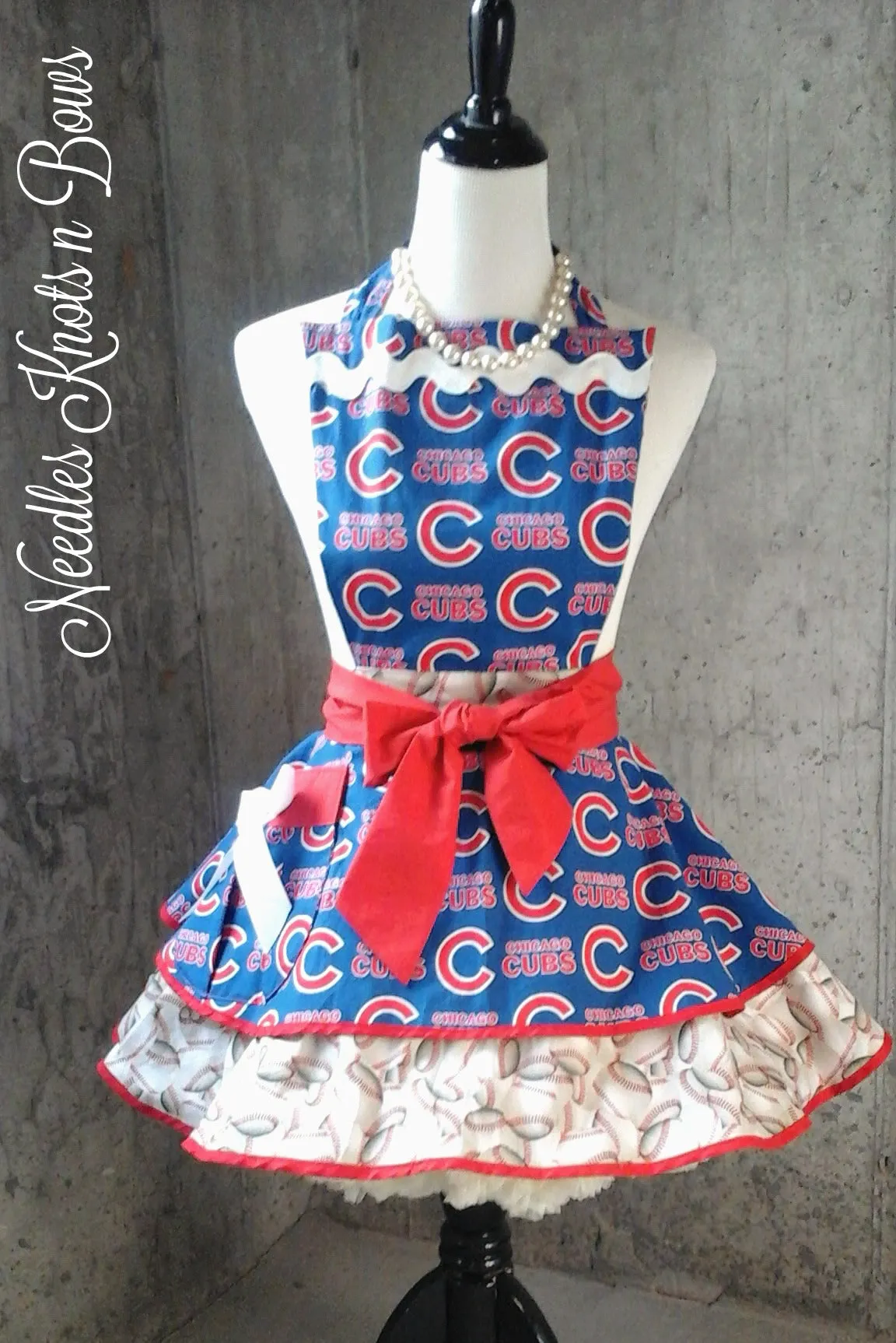 Chicago Cubs Womens Baseball Apron with Pocket