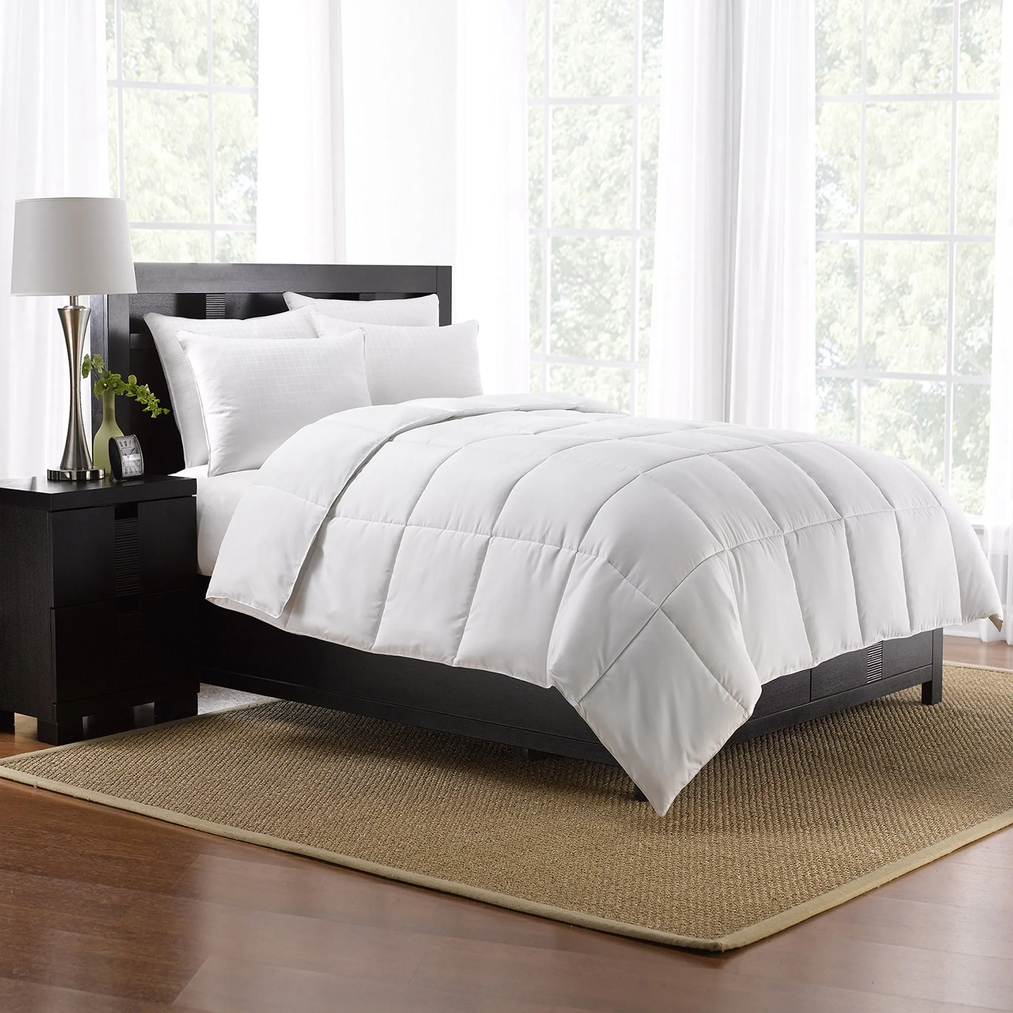 Luxurious All Season White Down Comforter - Certified RDS