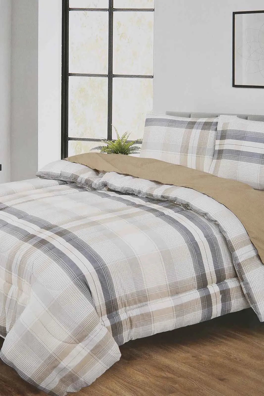 Multicolour Checkered 3-Piece Comforter Set (Double Size)