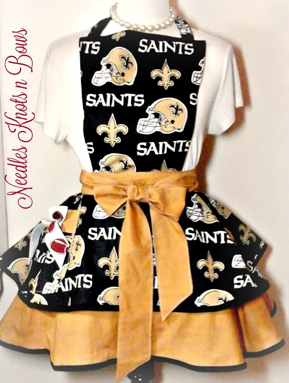 New Orleans Saints Apron, Womens Flirty Football Apron with Pocket, Aprons