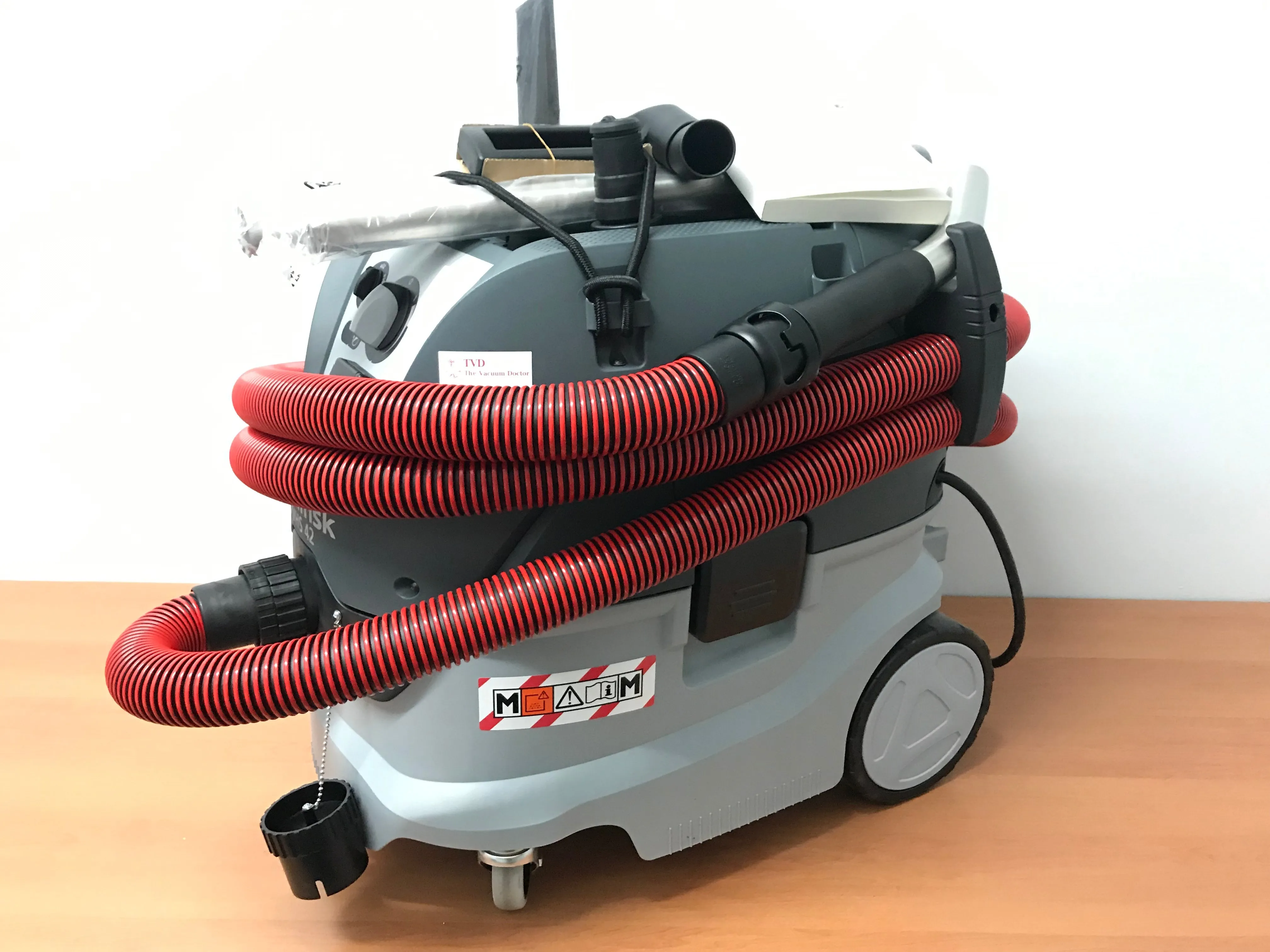 Nilfisk VHS42 Wet and Dry Vacuum Cleaner Red Antistatic BARE 4m x 36mm Hose NO BENT TUBE