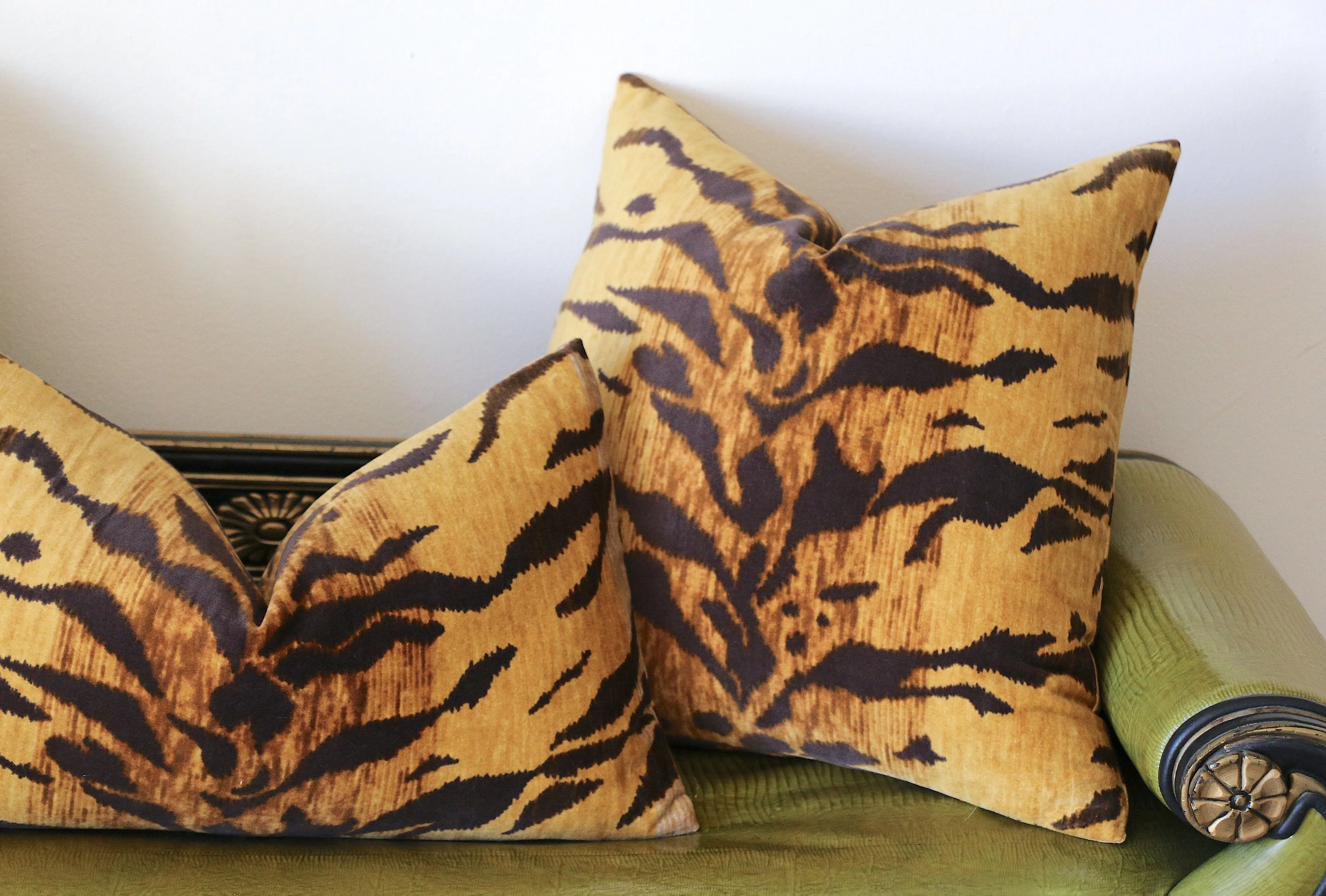 Tigre Velvet Pillow Cover / Velvet Tiger Animal Print Pillow Cover / Hollywood Regency Decor: Available in 10 Sizes