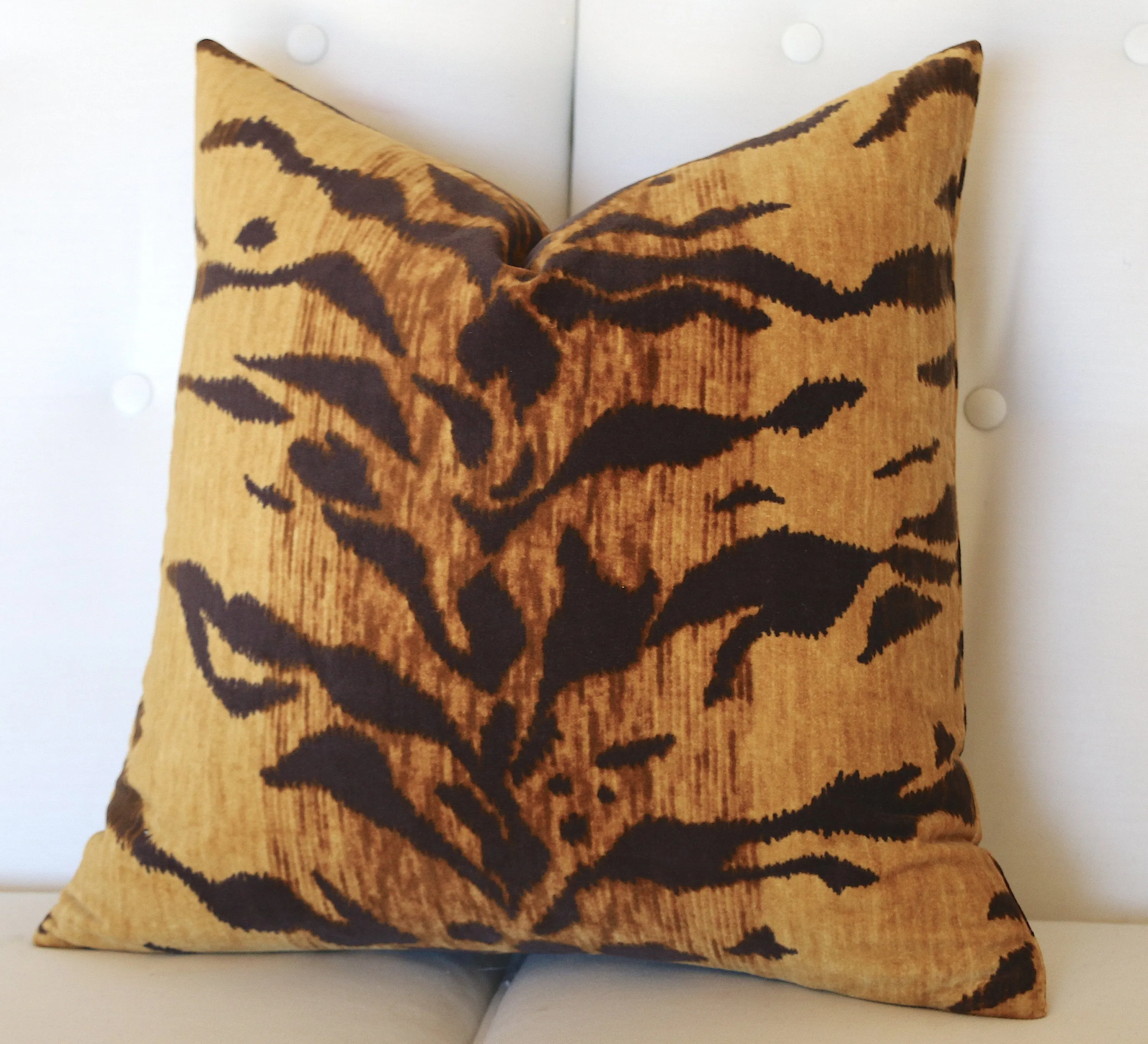 Tigre Velvet Pillow Cover / Velvet Tiger Animal Print Pillow Cover / Hollywood Regency Decor: Available in 10 Sizes