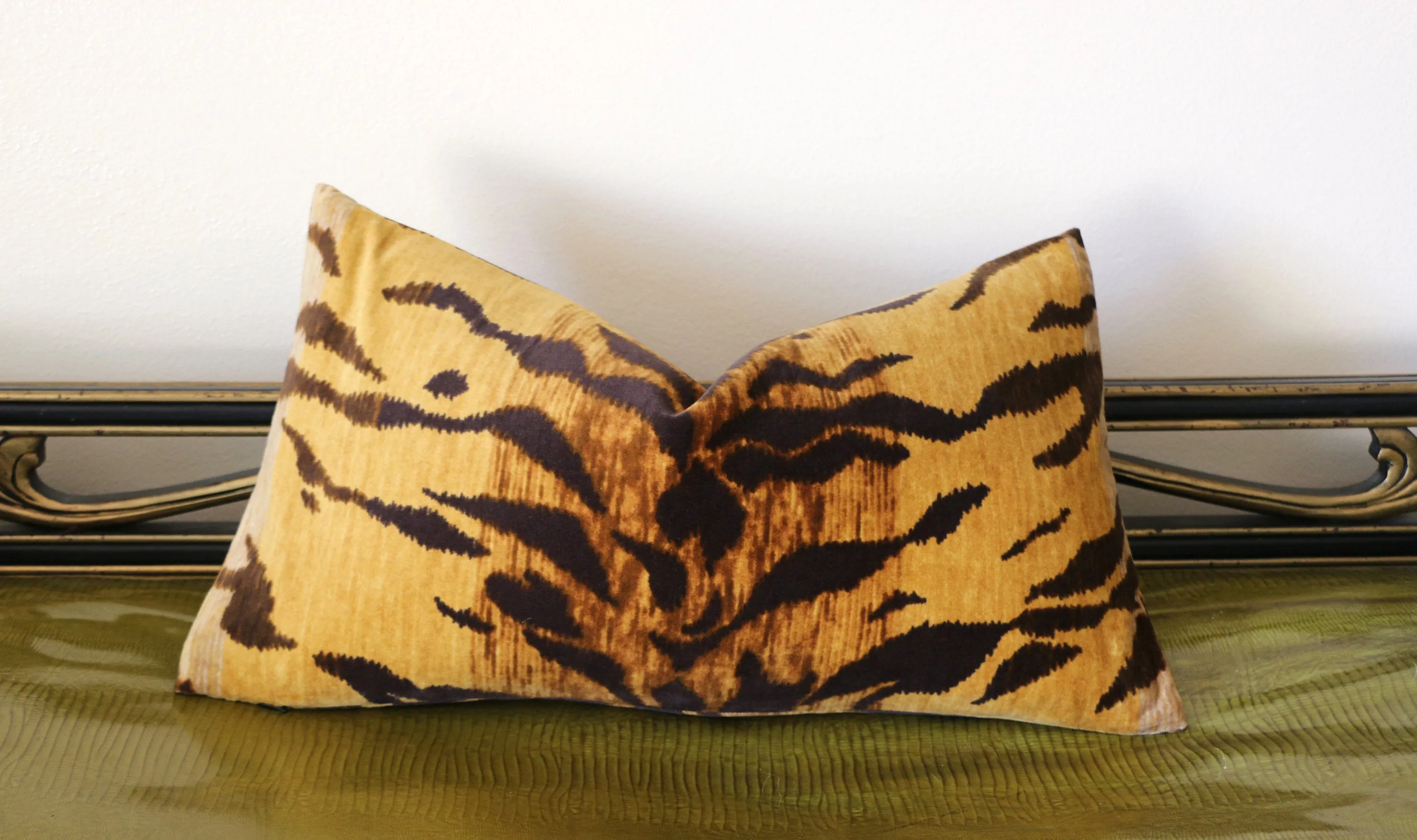 Tigre Velvet Pillow Cover / Velvet Tiger Animal Print Pillow Cover / Hollywood Regency Decor: Available in 10 Sizes