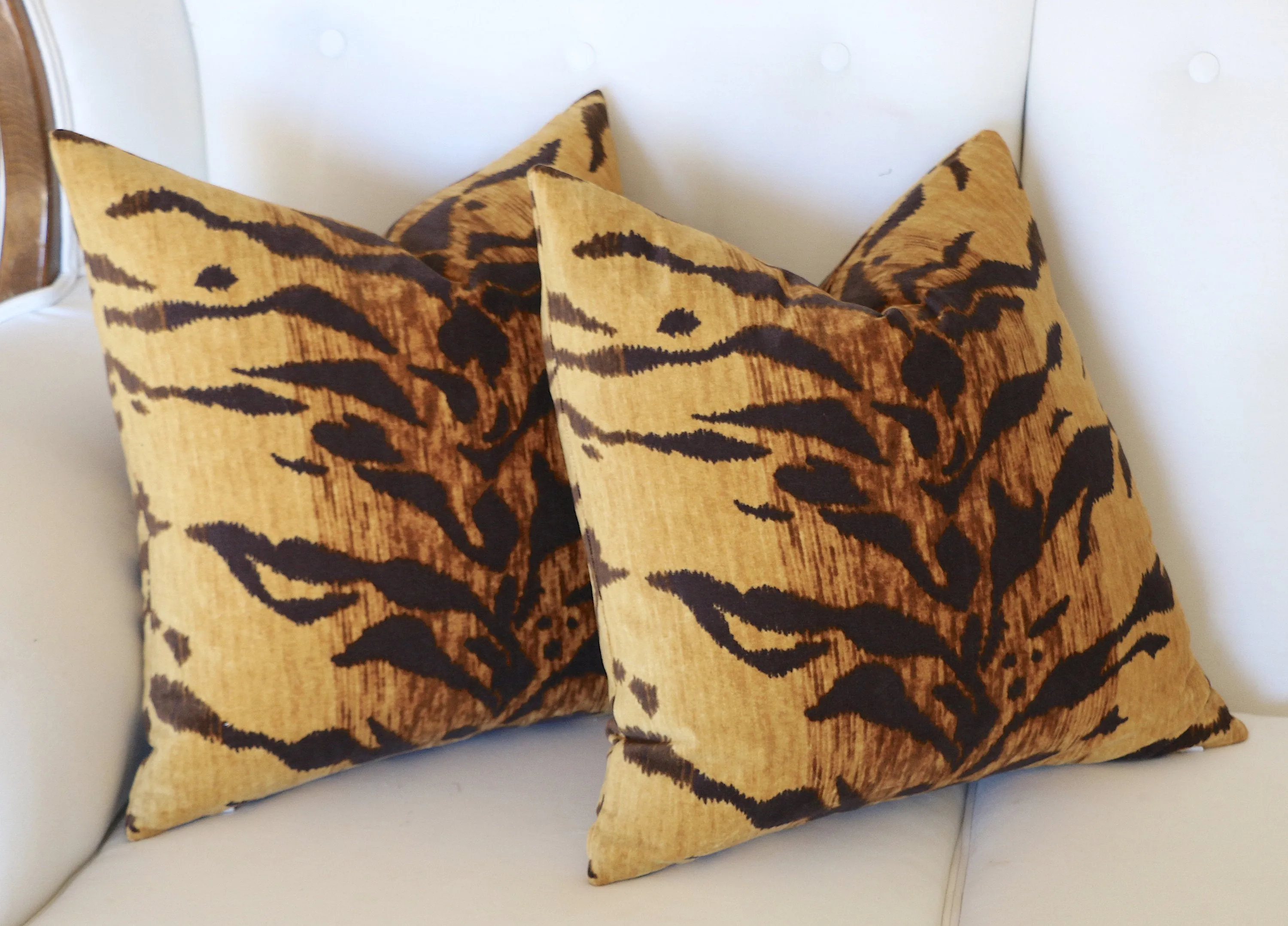 Tigre Velvet Pillow Cover / Velvet Tiger Animal Print Pillow Cover / Hollywood Regency Decor: Available in 10 Sizes